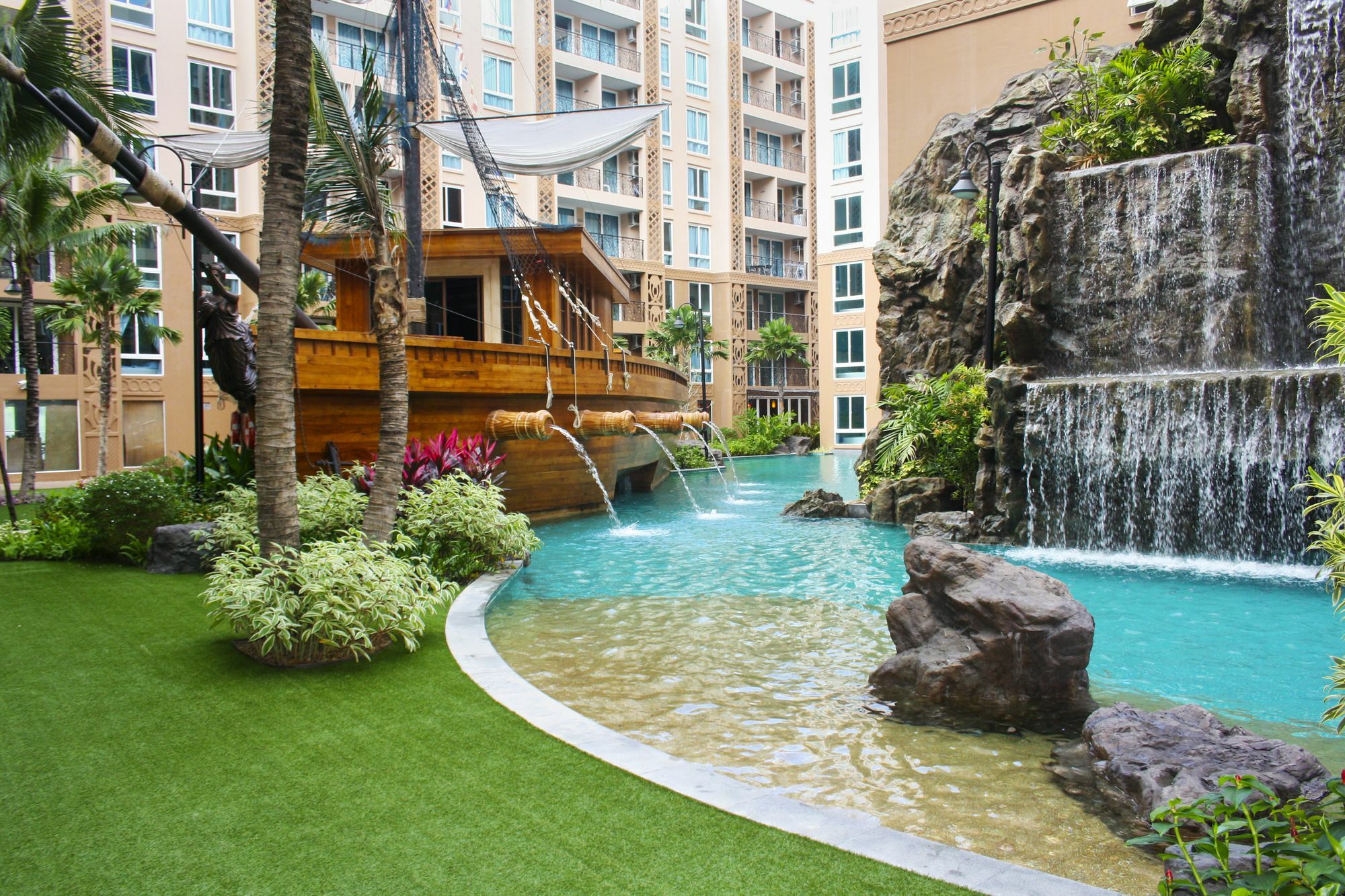 Atlantis Condo Resort Csomtien-part Kültér fotó